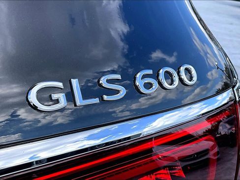 Used 2022 Mercedes-Benz Maybach GLS 600 Maybach GLS 600 image 9