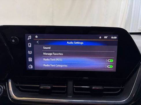 Used 2025 Chevrolet Trax RS w/ Sunroof Package FWD image 42