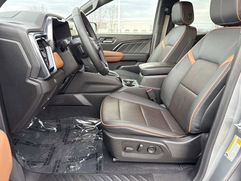 Used 2024 GMC Canyon AT4 w/ AT4 Premium Package image 23