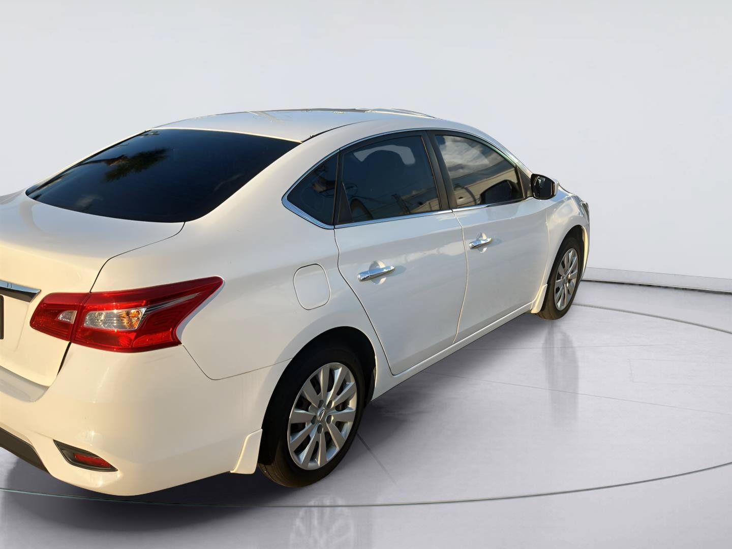 Used 2017 Nissan Sentra S FWD image 4