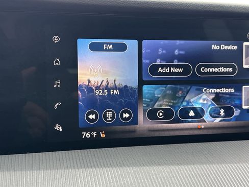 Used 2025 Nissan Murano SV image 24