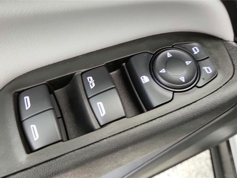 Used 2024 Chevrolet Equinox LS w/ LS Convenience Package FWD image 23