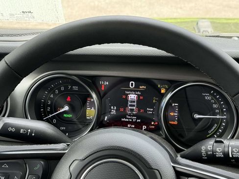 Used 2023 Jeep Wrangler Unlimited w/ Cold Weather Group AWD/4WD image 19