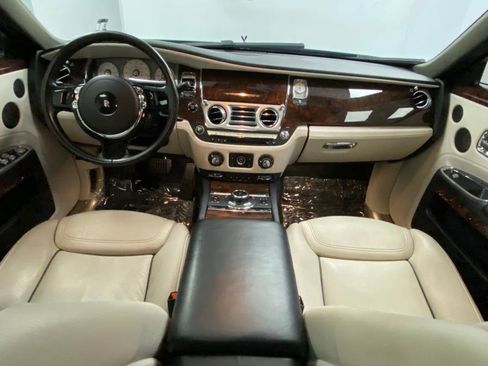 Used 2016 Rolls-Royce Ghost image 18