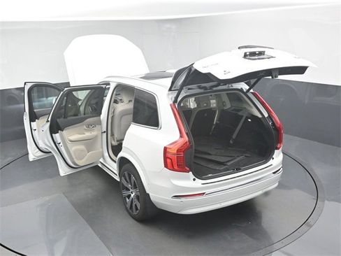 Used 2024 Volvo XC90 B5 Plus w/ Protection Package Premier image 51