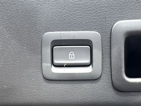 Used 2024 MAZDA MAZDA3 s image 18