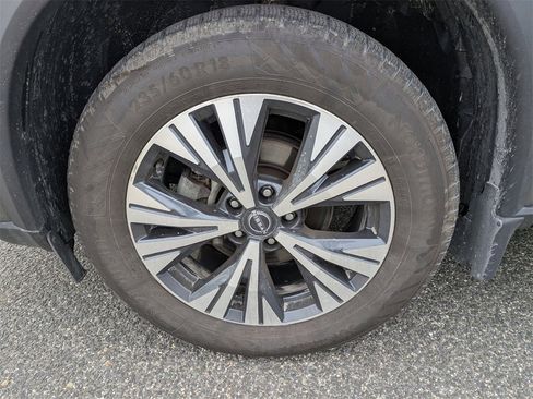Used 2023 Nissan Rogue SV w/ SV Premium Package image 9