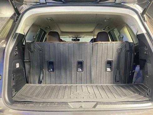 Used 2022 Subaru Ascent Touring image 12