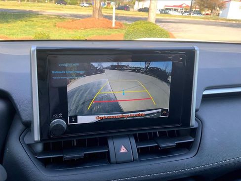 Used 2025 Toyota RAV4 XLE image 28