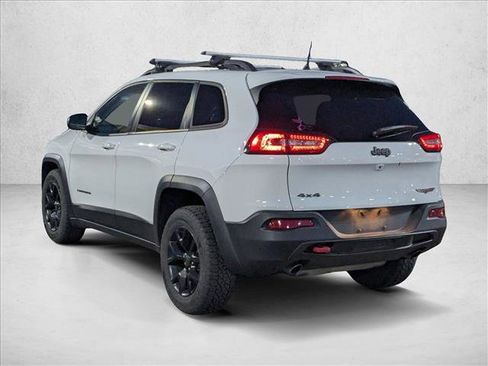 Used 2017 Jeep Cherokee Trailhawk w/ Cold Weather Group image 7