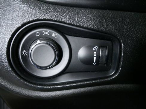 Used 2017 Jeep Renegade Sport w/ Power & Air Group AWD/4WD image 24