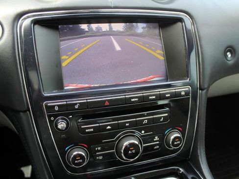 Used 2013 Jaguar XJ AWD image 16
