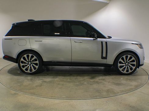Certified 2025 Land Rover Range Rover Long Wheelbase Autobiography AWD/4WD image 7