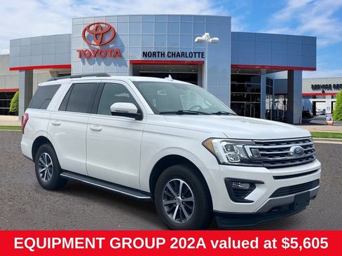 Used 2019 Ford Expedition XLT w/ Equipment Group 202A AWD/4WD image 1