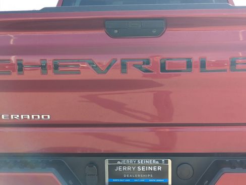 Used 2019 Chevrolet Silverado 1500 RST image 14