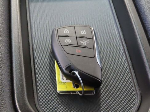 Used 2025 GMC Sierra 1500 SLT image 21