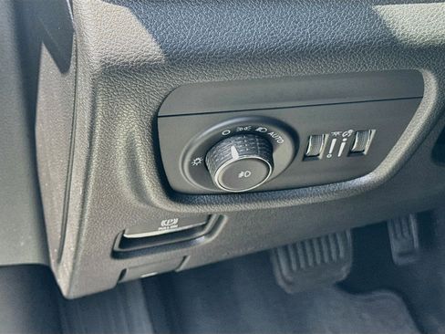 Used 2023 Jeep Grand Cherokee Limited AWD/4WD image 10