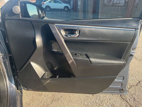 Used 2015 Toyota Corolla S image 29