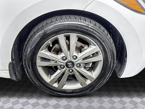 Used 2018 Hyundai Elantra SEL image 31