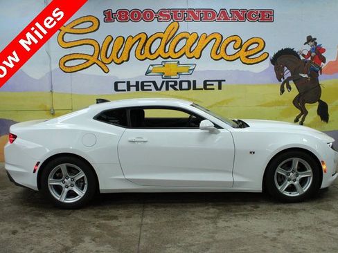 Used 2023 Chevrolet Camaro LT image 1