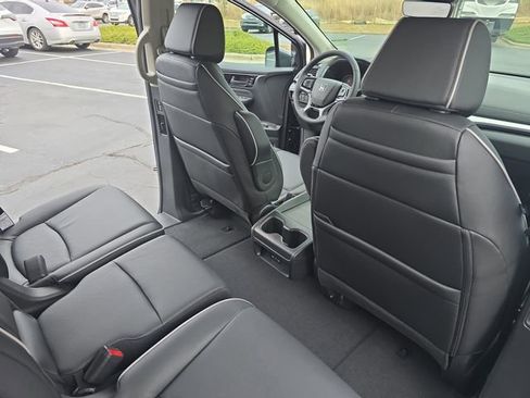 New 2026 Honda Odyssey Touring image 11