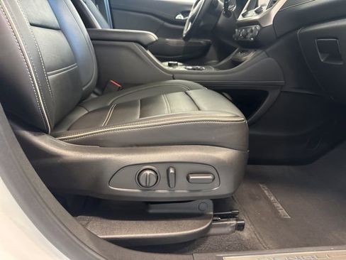 Used 2023 GMC Acadia Denali AWD/4WD image 14
