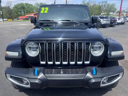 Used 2022 Jeep Wrangler Unlimited Sahara w/ Cold Weather Group AWD/4WD image 9