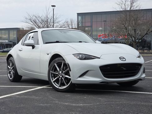 Used 2017 MAZDA MX-5 Miata RF Grand Touring image 2