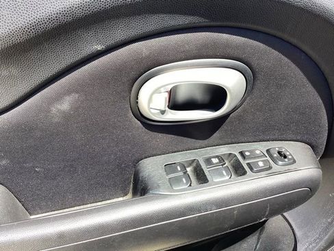 Used 2015 Kia Soul FWD image 22
