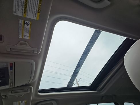 Used 2022 Subaru Forester Limited w/ Popular Package #3 image 32