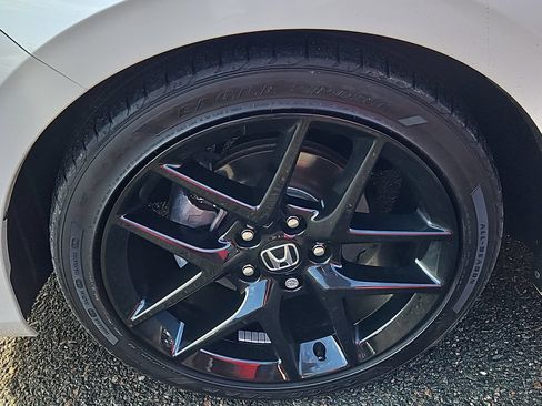 Used 2024 Honda Civic Sport image 7