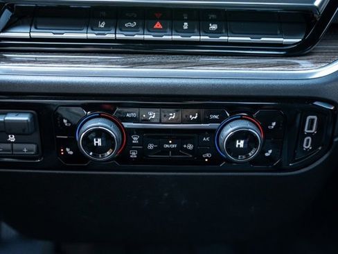 Used 2025 Chevrolet Silverado 2500 LT w/ Convenience Package image 33