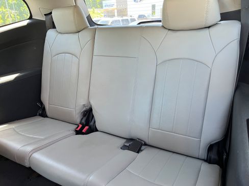 Used 2010 Chevrolet Traverse LTZ AWD/4WD image 14