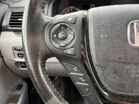 Used 2018 Honda Pilot Touring image 14