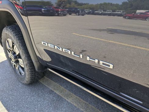 Used 2024 GMC Sierra 2500 Denali w/ Denali Reserve Package AWD/4WD image 4