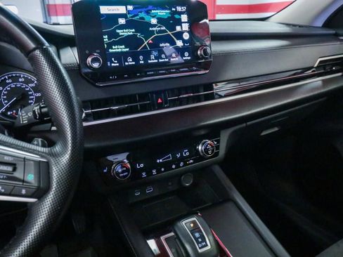 Used 2024 Mitsubishi Outlander SE image 19