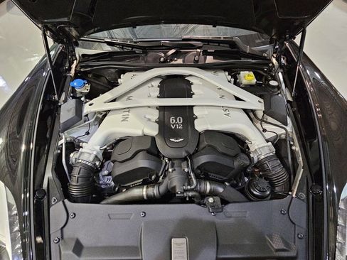 Used 2014 Aston Martin Vanquish Volante image 55