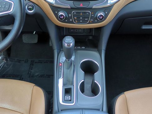 Used 2020 Chevrolet Equinox Premier FWD image 27