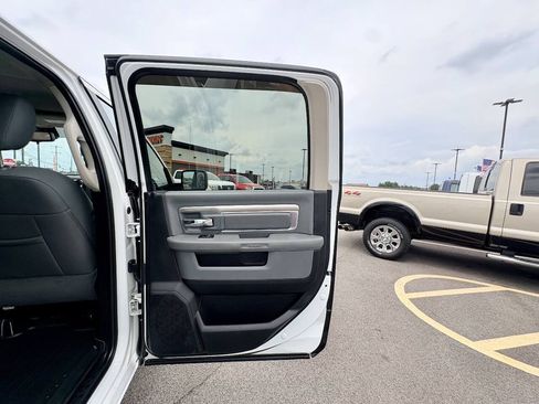 Used 2015 RAM 1500 Big Horn AWD/4WD image 29