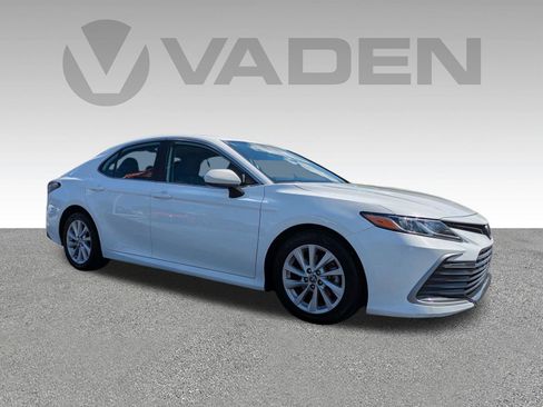Used 2023 Toyota Camry LE FWD image 3