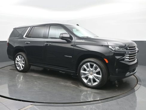 Used 2024 Chevrolet Tahoe High Country AWD/4WD image 7