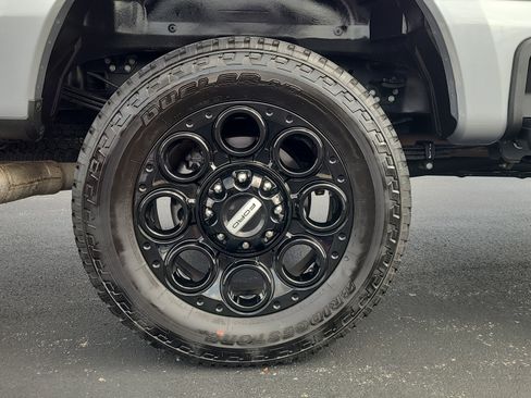 Used 2024 Ford F250 XLT w/ Black Appearance Package AWD/4WD image 11