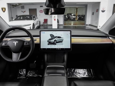 Used 2023 Tesla Model Y Long Range AWD/4WD image 17
