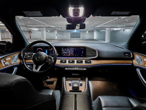 Used 2020 Mercedes-Benz GLE 350 4MATIC image 3