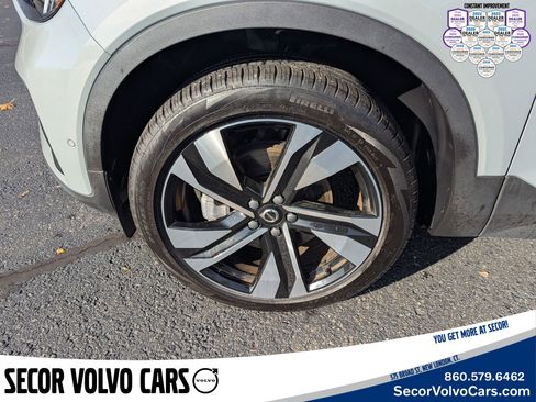 Certified 2024 Volvo XC40 B5 Ultimate w/ Climate Package image 25