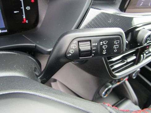 Used 2025 Ford Escape ST-Line Select AWD/4WD image 25
