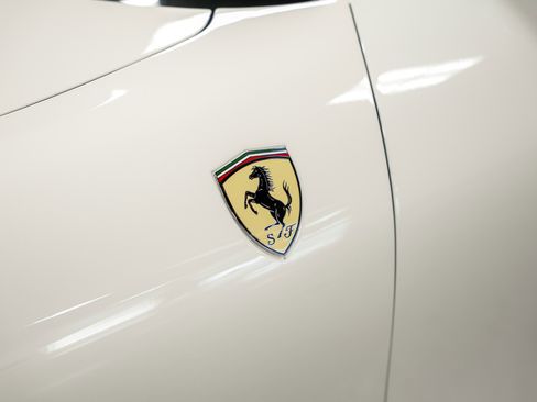 Used 2022 Ferrari Roma image 21