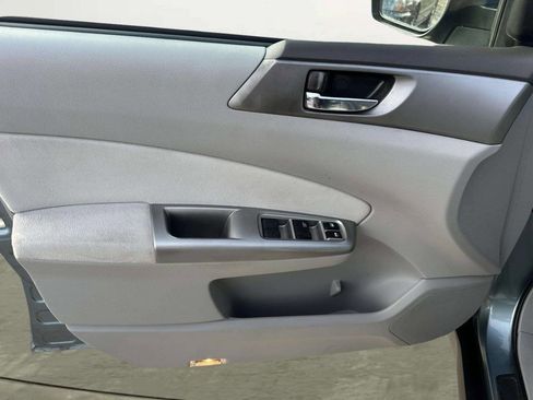 Used 2010 Subaru Forester 2.5X Limited image 11