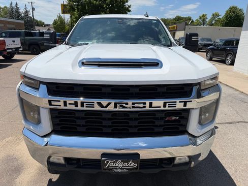 Used 2023 Chevrolet Silverado 2500 LT w/ Convenience Package AWD/4WD image 3