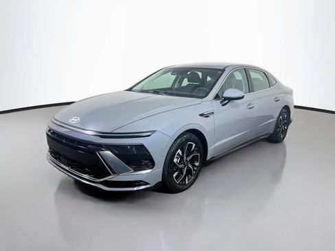 Used 2025 Hyundai Sonata SEL FWD image 5